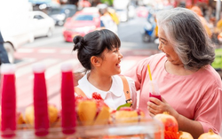 Ông bà “chiều cháu vô biên”, bố mẹ “hóa rồ giữa bế tắc”