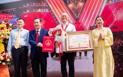 1 năm ra mắt 3 sách ảnh về 3 đại lễ, nghệ sĩ nhiếp ảnh Nguyễn Á nhận Kỷ lục Việt Nam