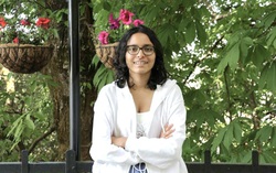 Nữ sinh 16 tuổi biến rác thải cao su độc hại thành thảm ấm cứu trợ cộng đồng