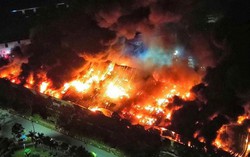 Cháy lớn tại khu công nghiệp Tiên Sơn, cột khói cao hàng trăm mét