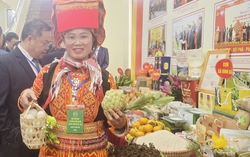 Phụ nữ xứ Lạng khoe đặc sản vùng cao tại Đại hội Nông dân tỉnh