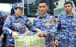 Phụ nữ Hải Quân tiếp sức "Chiến dịch Quang Trung" tại xã miền núi Tây Khánh Sơn