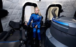 Cô Michaela Benthaus là người ngồi xe lăn đầu tiên sẽ lên vũ trụ