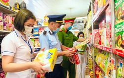 Hà Nội siết chặt thị trường bánh kẹo Tết, bảo vệ sức khỏe người tiêu dùng