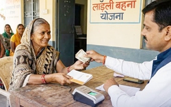 Ấn Độ: Quốc gia đầu tiên chính thức trả tiền cho phụ nữ làm việc nhà