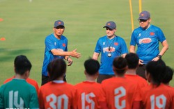 Huấn luyện viên Mai Đức Chung - lặng lẽ gieo mầm vinh quang