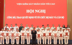 Viện KSND tối cao trao Quyết định về tổ chức bộ máy và cán bộ