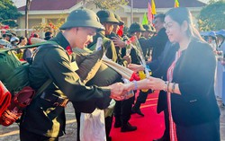 Hội LHPN Gia Lai: Gần 900 triệu đồng tặng quà các công dân lên đường nhập ngũ