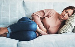 Dấu hiệu tương đồng dễ gây nhầm lẫn giữa cúm dạ dày và bệnh cúm