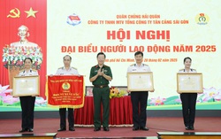 Tổng công ty Tân cảng Sài Gòn: Trao cờ thi đua và khen thưởng tập thể, cá nhân công đoàn xuất sắc