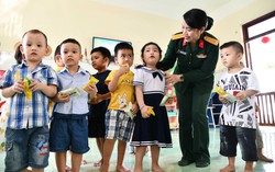 Ban Phụ nữ Quân đội kiểm tra công tác giáo dục mầm non tại Vùng 5 Hải quân