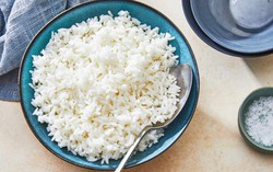 Ăn cơm nguội giúp giảm cholesterol và tốt cho người tiểu đường đúng hay sai?