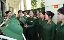 Ban Phụ nữ Quân đội thăm, động viên nữ tân binh tại Bộ Tư lệnh Thủ đô Hà Nội