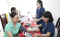 Hơn 400 người hiến máu tình nguyện