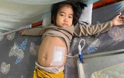 Xót xa cảnh bé gái 7 tuổi đang suy thận giai đoạn cuối, gia đình không còn tiền cứu chữa