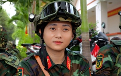 Nữ chiến sĩ quyết tâm tạo nên những hình ảnh hùng tráng trong Lễ diễu binh, diễu hành