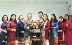 Hội Bảo vệ quyền trẻ em Việt Nam gặp mặt, chúc mừng các nữ đoàn viên công đoàn