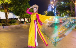 Hoa hậu Điện ảnh Sella Trương tái xuất sàn catwalk