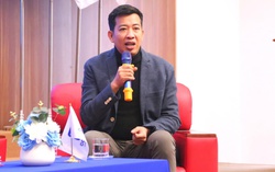 Để trẻ tiểu học tự do hay đưa vào khuôn khổ?