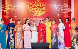 Bà con kiều bào trình diễn áo dài trong "Xuân quê hương 2025 tại Đông Bắc Thái Lan"