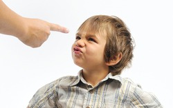 Con vô lễ, cha mẹ cần xem lại cách giáo dục trong gia đình