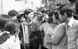 Hàn gắn: Chuyện của cán bộ Hội làm công tác xã hội 
thời hậu chiến