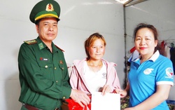 Lai Châu: Hơn 200 suất quà tặng học sinh, hội viên phụ nữ xã Sin Suối Hồ