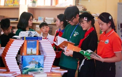 Gen Z Hà Nội giúp học sinh vùng cao nuôi dưỡng niềm đam mê sách