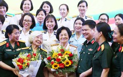 Phụ nữ Quân đội viết bản hùng ca bằng máu, nước mắt và nụ cười