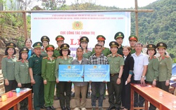 Phụ nữ Bộ Công an thực hiện chương trình xã hội tình nghĩa tại biên giới Nghệ An