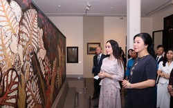 Phu nhân Ngô Phương Ly và Phó Chủ tịch Quỹ Heydar Aliyev tham quan Bảo tàng Mỹ thuật Việt Nam