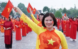 Bình Dương: 1.500 cán bộ, hội viên tham gia đồng diễn dân vũ "Tự hào phụ nữ Dĩ An"
