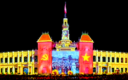 Khoảnh khắc lịch sử hào hùng được tái hiện bằng 3D Mapping tại tòa nhà UBND TPHCM