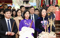 Chủ tịch Hội LHPN Việt Nam dâng hương tưởng niệm 1982 năm Ngày giỗ Hai Bà Trưng