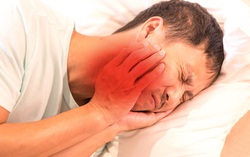 Đau quai hàm khi ngủ dậy có phải dấu hiệu cảnh báo cơn đau tim?