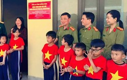 Công an Quảng Bình bàn giao nhà nội trú cho giáo viên "cắm bản"