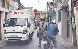Công an làm việc với tài xế tấn công người đi đường vì bị nhắc đỗ xe tải chắn lối đi