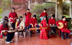 Hành trình gìn giữ nhạc cụ dân tộc của cô gái Gen Z