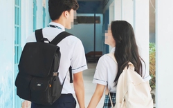 Phát hiện con yêu sớm, cha mẹ đừng tạo ra những "vết nứt vô hình"