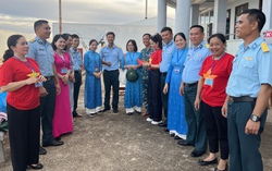Đoàn công tác Hội LHPN Việt Nam thăm quân, dân huyện đảo Trường Sa
