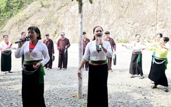 "Chúng tôi không cần sân khấu lớn, chỉ mong có chỗ để hát, truyền nghề"