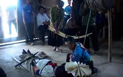 Sơn La: Tuyên truyền xóa bỏ hủ tục tang ma của đồng bào dân tộc Mông ở xã biên giới