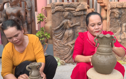 Làng gốm Chăm Bàu Trúc: Người dân tích cực "lên mạng" quảng bá sản phẩm
