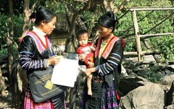 Phụ nữ dân tộc thiểu số sinh con khi chưa kết hôn được hỗ trợ 2 triệu đồng/người