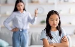 Tránh những thói quen dễ khiến trẻ tổn thương