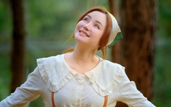 Ca sĩ Vy Oanh tái xuất với MV "Sống đơn giản thôi"