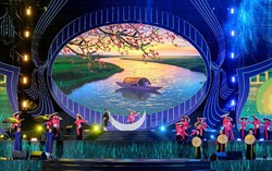 Đạo diễn Thu Hoài: "Công nghệ không lấn át mà giúp văn hóa thêm tỏa sáng"