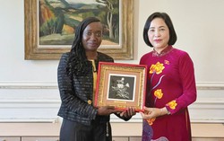 Phó Chủ tịch Quốc hội Nguyễn Thị Thanh hội đàm với Phó Chủ tịch Quốc hội Pháp Nadège Abomangoli