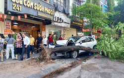 Kiểm tra nồng độ cồn, ma túy đối với nữ tài xế tông liên hoàn 10 xe máy ở Hà Nội