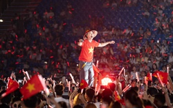 "V Fest" bùng nổ với dàn "Chị đẹp", "Em xinh", "Anh trai"